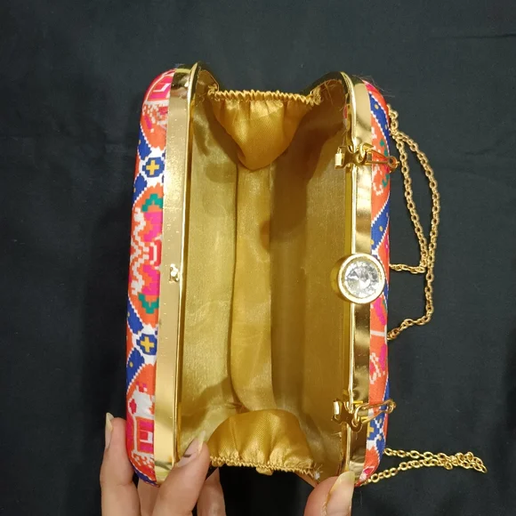 Traditional clutch/sling - Picture 4 of 7